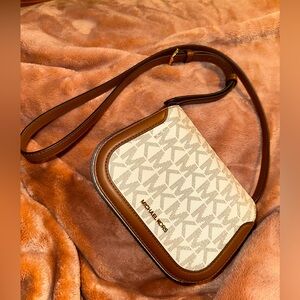 Micheal Kors Lucie Small Crossbody Bag | Brand new without tags | leather bags